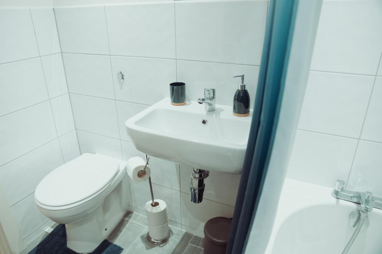 Bv Rare 3 Bedrooms At Conditioning House Bradford Perfect For Contractors Esterno foto